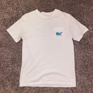 Vineyard Vines logo tee